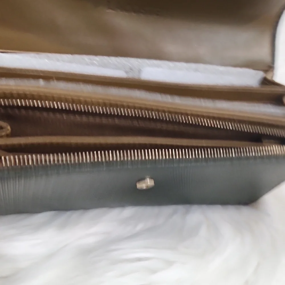 💚▪️Lacoste▪️ Women's Green Chantaco Continental Split Cow Leather Wallet